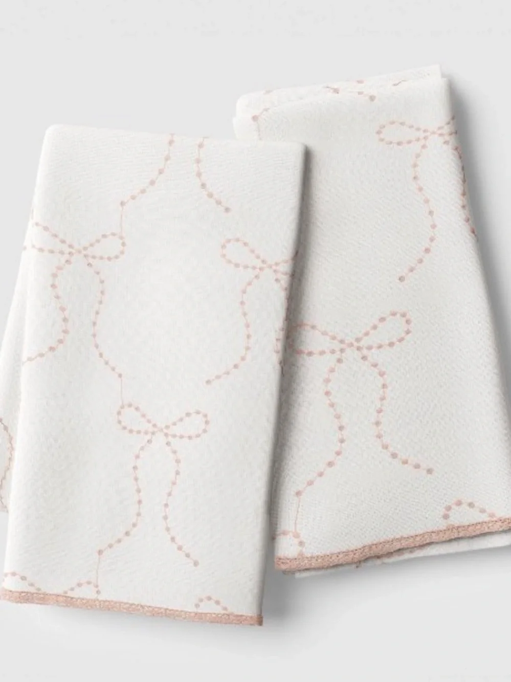 ROOM ESSENTIALS NWT 2pk Bow with Lace Trim Kitchen Towels